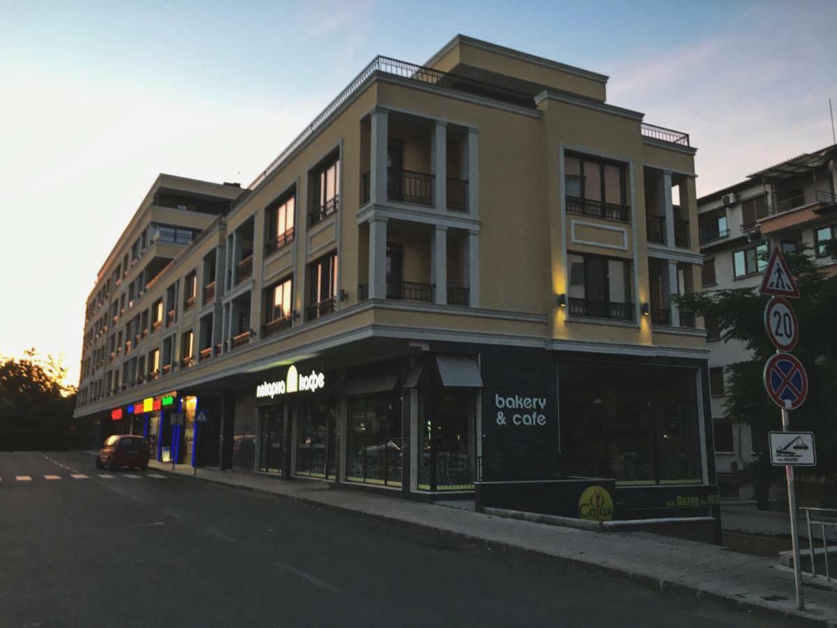 Azzurro Apartment - Ideal For Your Seaside Escape In Burgas Ngoại thất bức ảnh